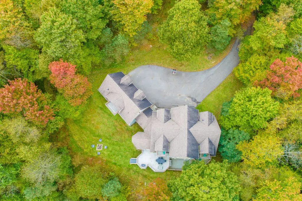 Spacious 5BR - HOT TUB - Lake & Mountain Views