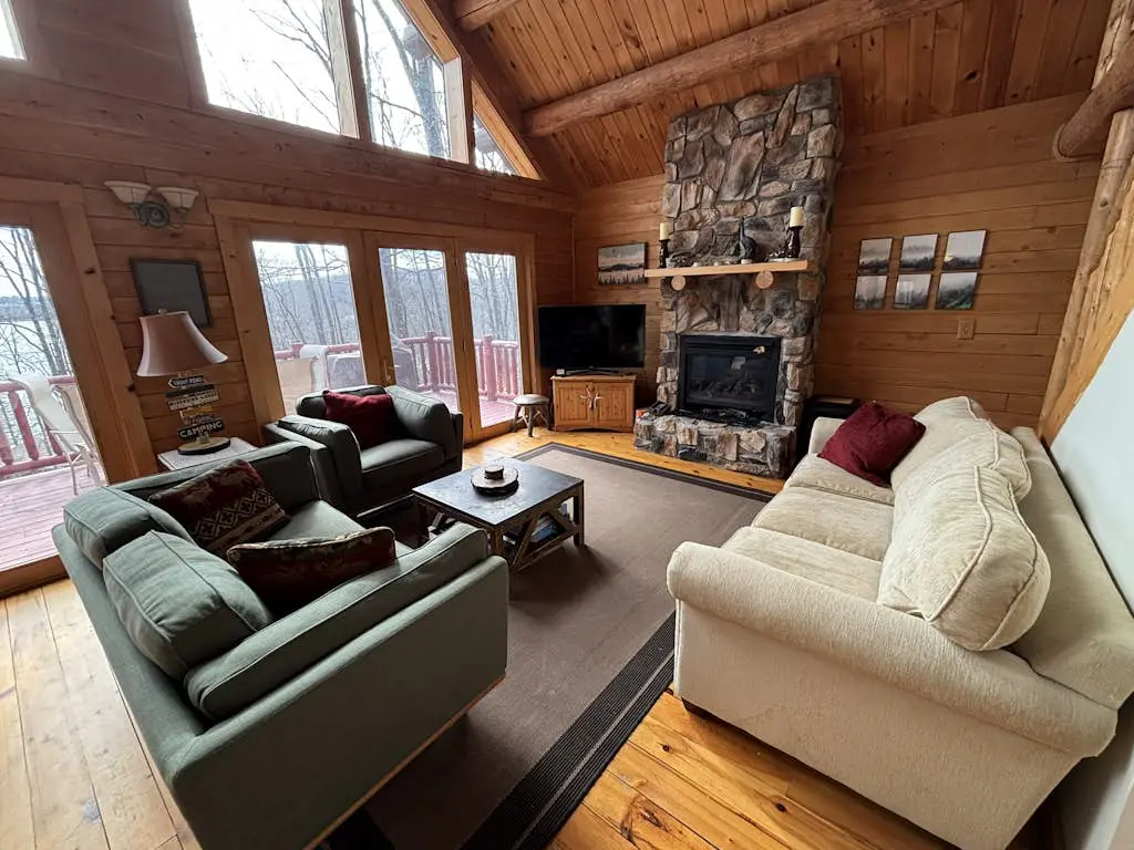 Rustic 3BR Cabin - HOT TUB - Lake View - Oakland