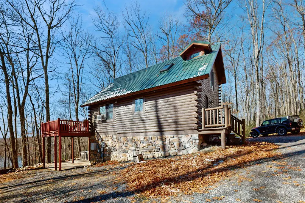 Rustic 3BR Cabin - HOT TUB - Lake View - Oakland