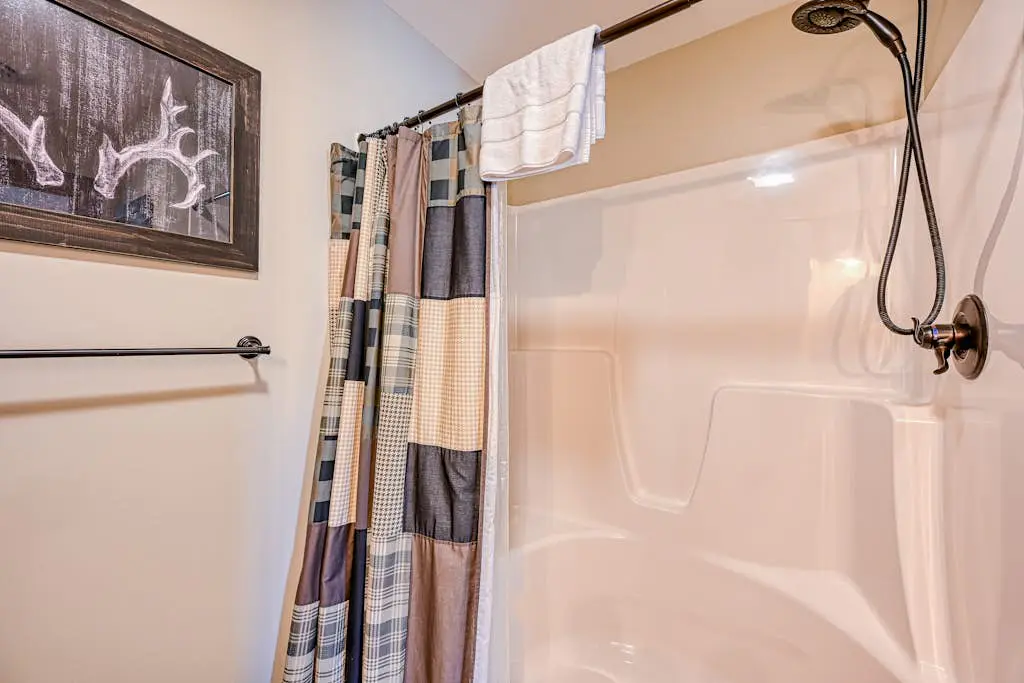 Charming 6BR Chalet - HOT TUB - Mountain View