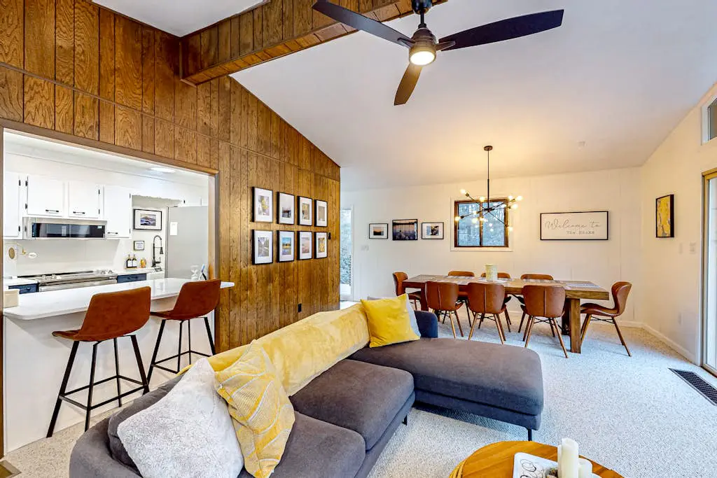 Charming 4BR Home - HOT TUB - Oakland