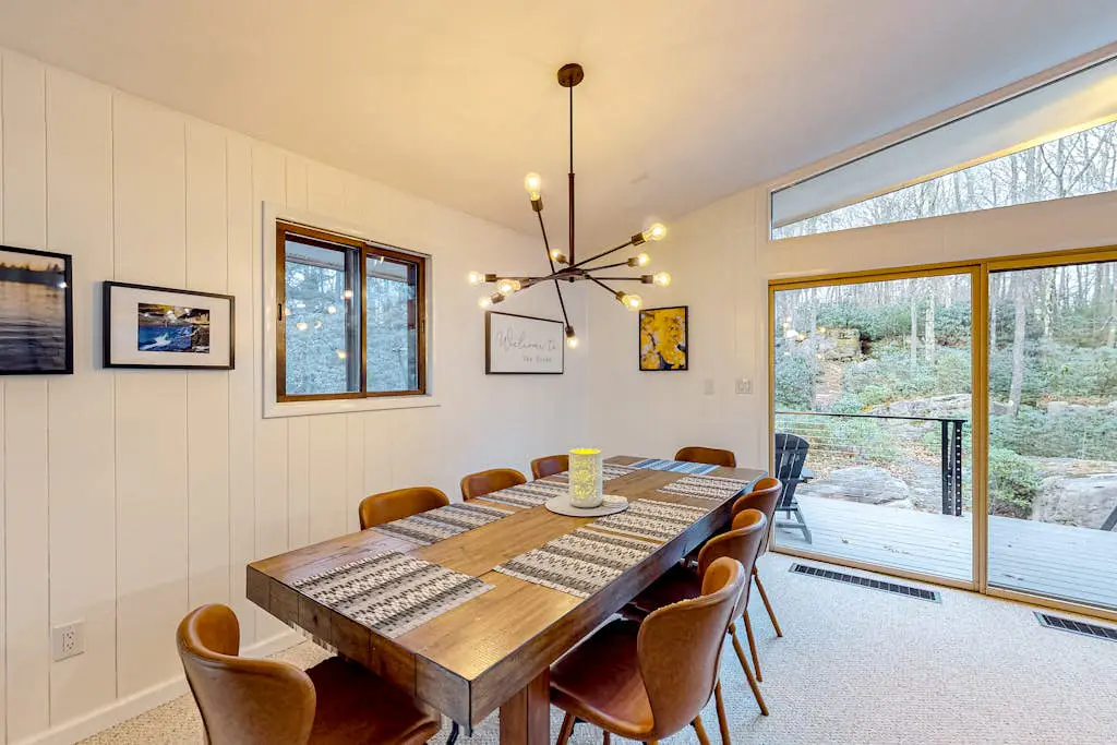 Charming 4BR Home - HOT TUB - Oakland