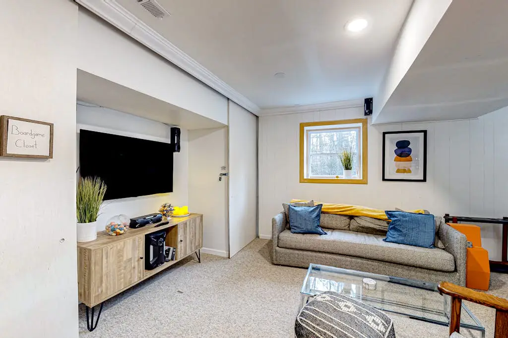 Charming 4BR Home - HOT TUB - Oakland