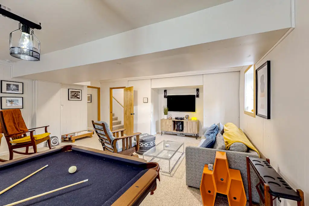 Charming 4BR Home - HOT TUB - Oakland