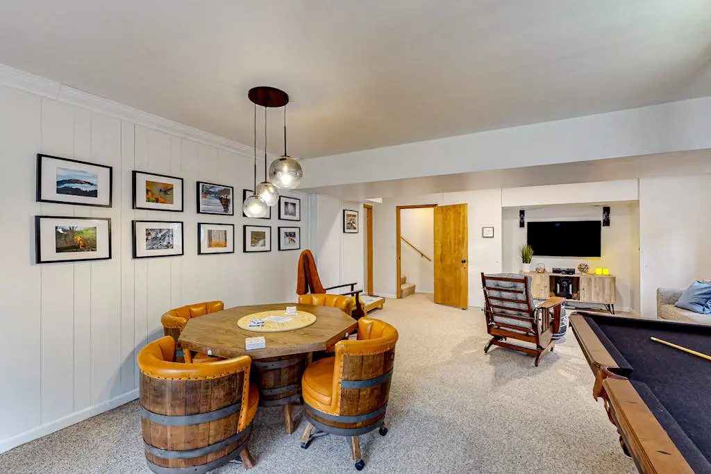 Charming 4BR Home - HOT TUB - Oakland
