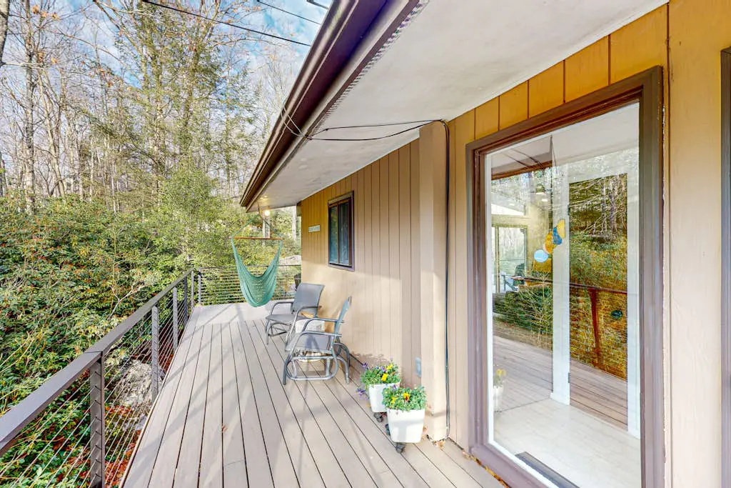 Charming 4BR Home - HOT TUB - Oakland