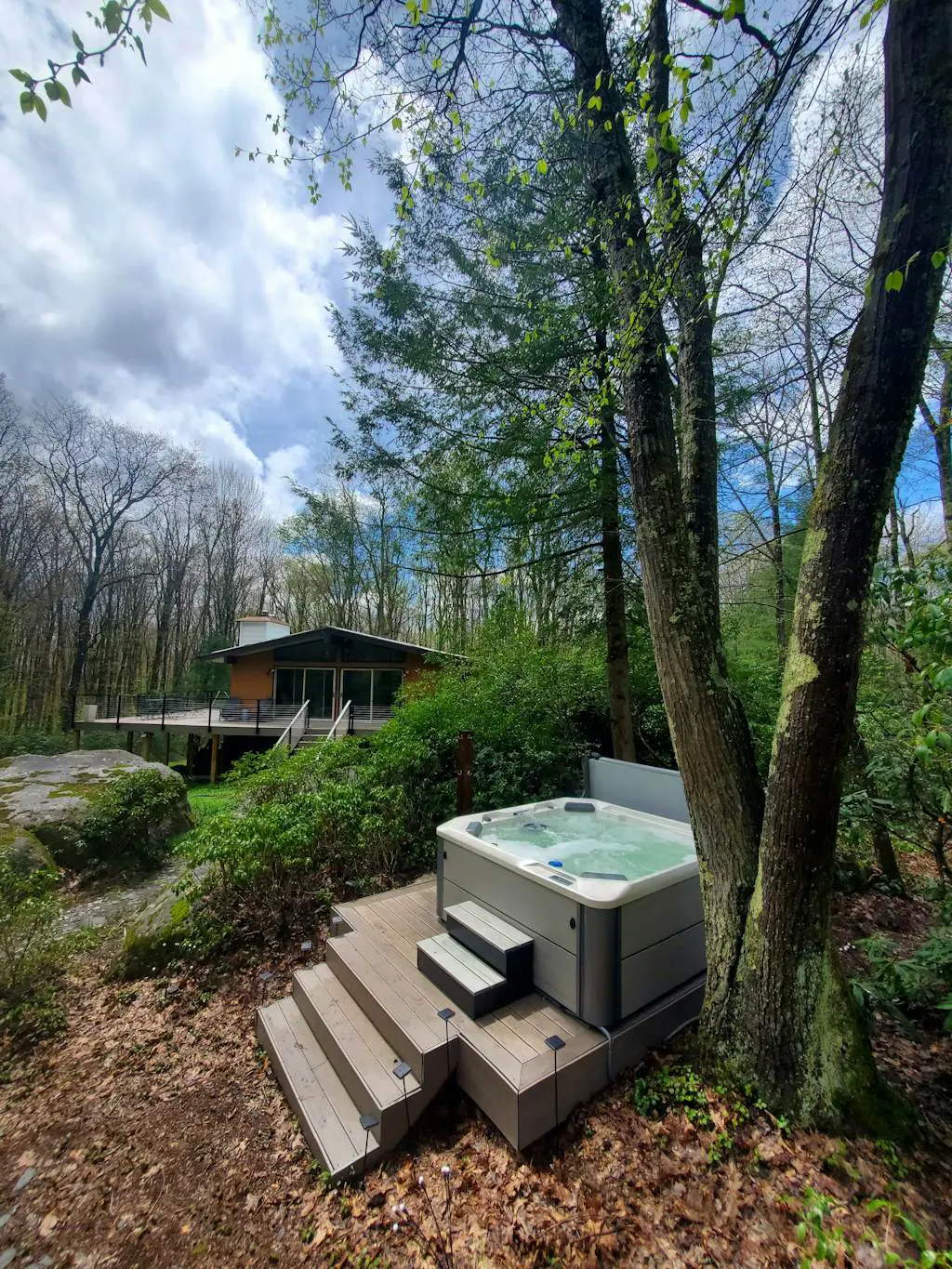 Charming 4BR Home - HOT TUB - Oakland