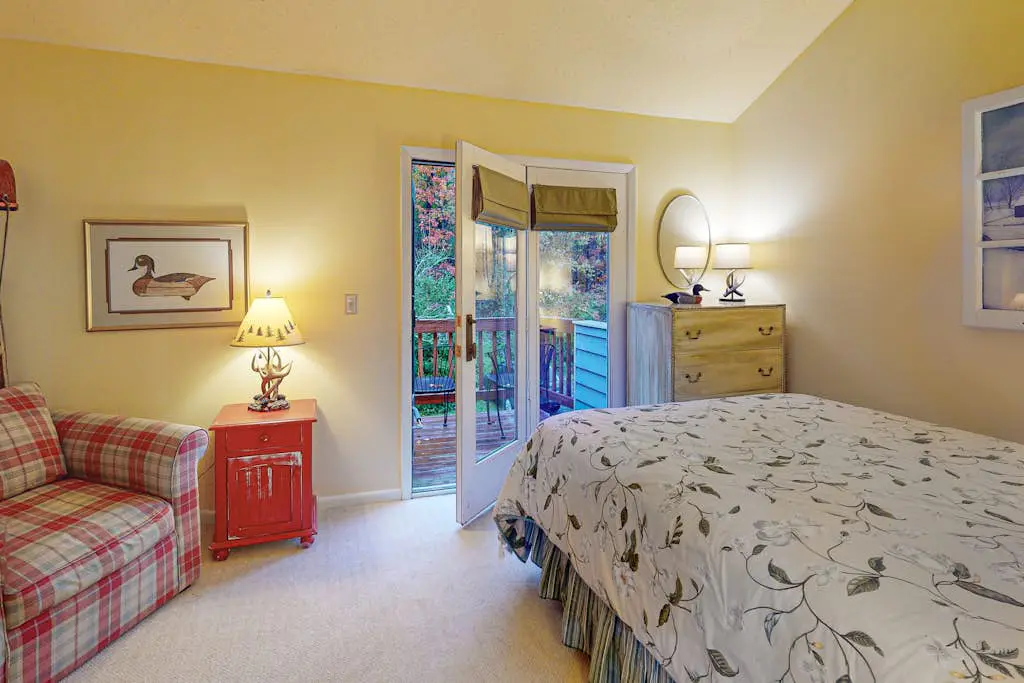 Liftside Retreat