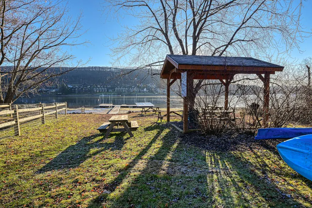 Liftside Retreat