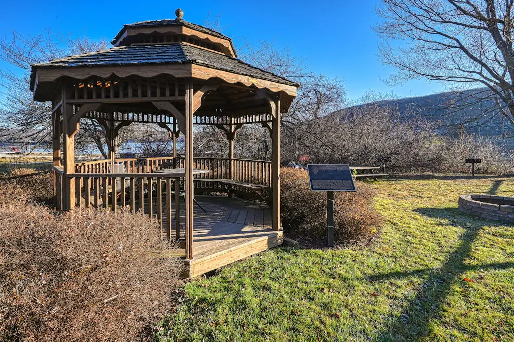 Liftside Retreat