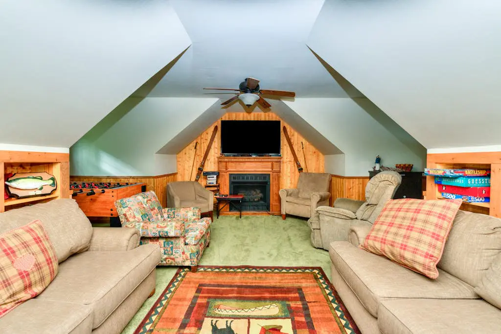 Lazy Bear Lodge