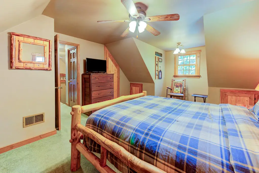 Lazy Bear Lodge