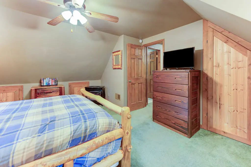 Lazy Bear Lodge