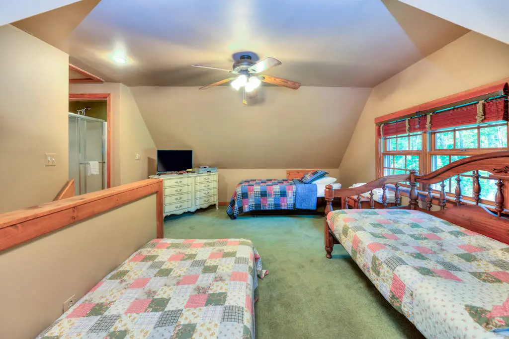 Lazy Bear Lodge