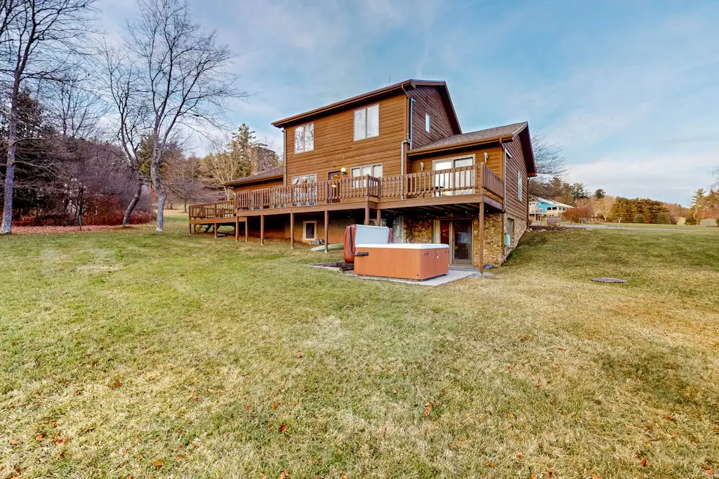 Brown Bear Lodge