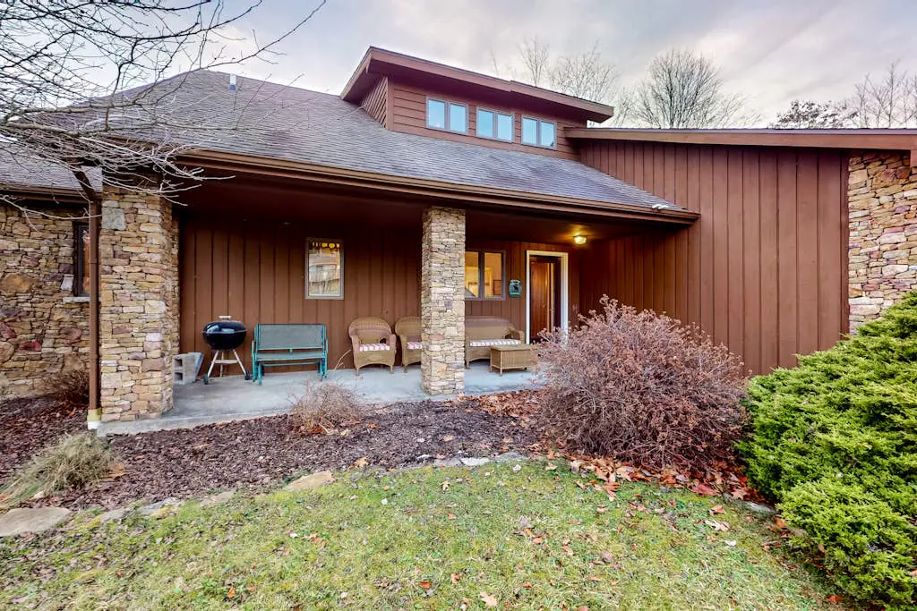 Brown Bear Lodge