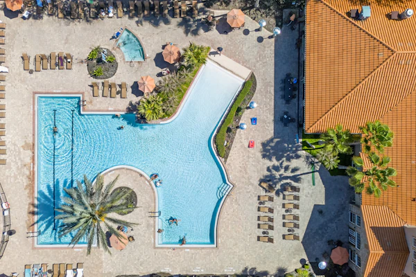 2BR condo with lanai & shared pool, hot tub, gym