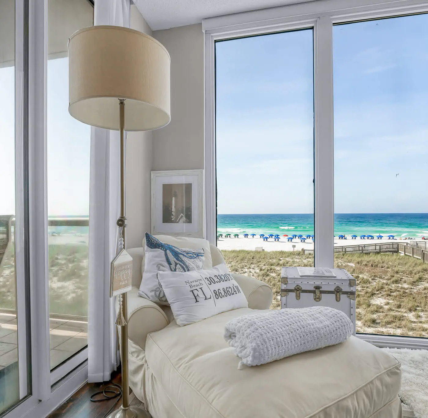 Sunny Beachfront condo with Gulf views, pool & deck