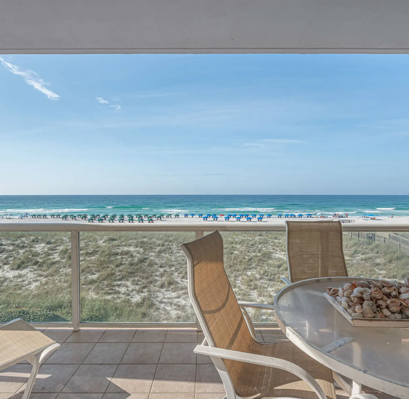 Sunny Beachfront condo with Gulf views, pool & deck