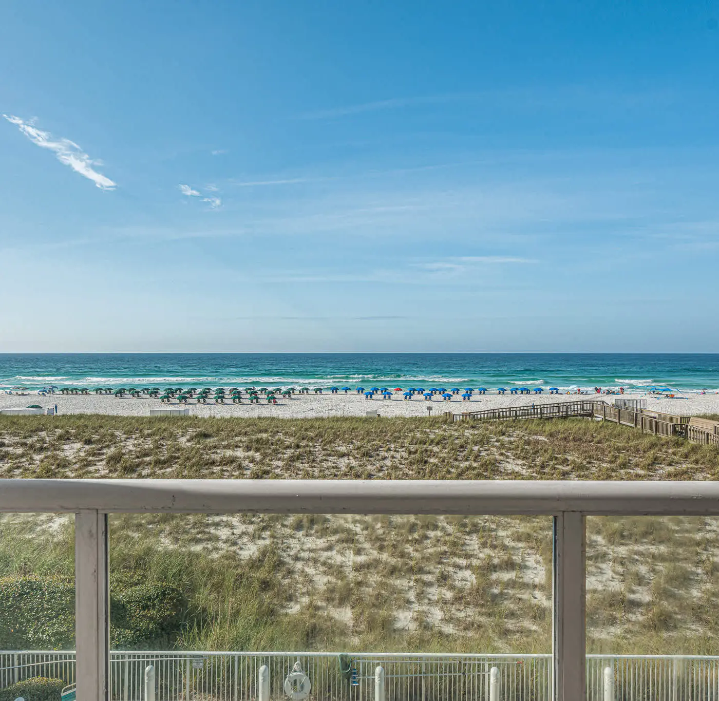 Sunny Beachfront condo with Gulf views, pool & deck