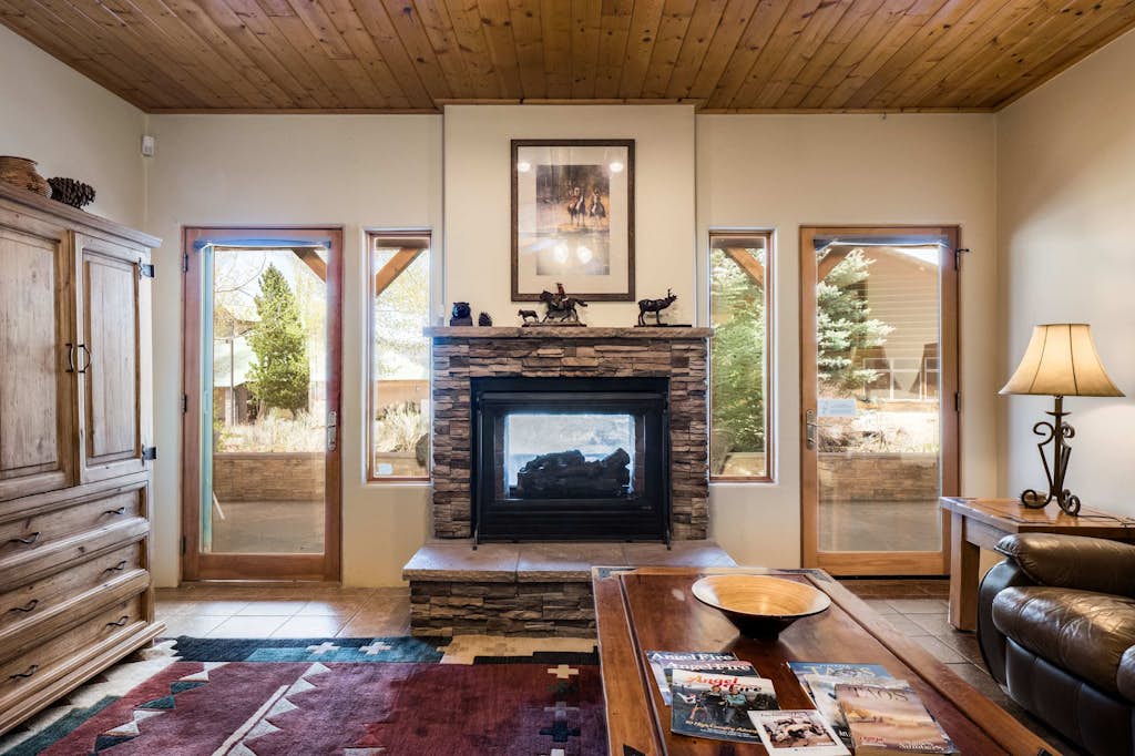 Fireside Base Camp - Near Lifts, Patio & Views