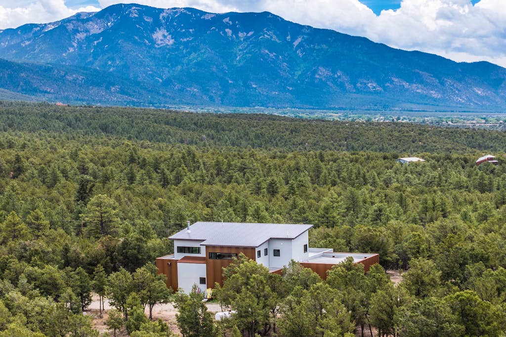 Modern Mountain Living - Hot Tub, Mountain Views