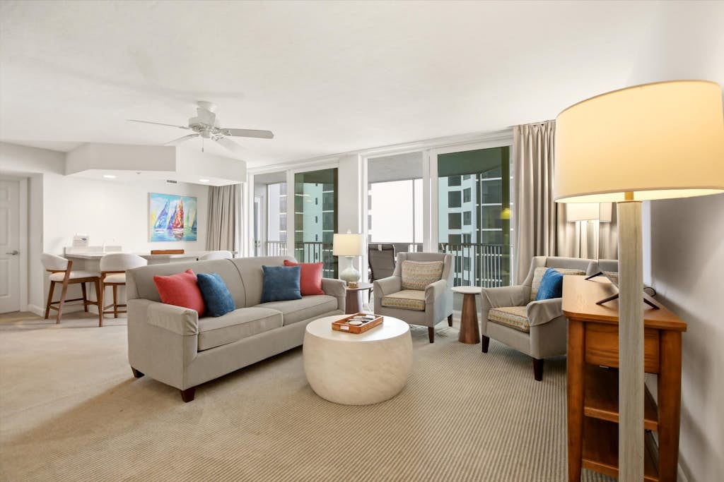 Beachfront Bliss, Cozy Condo with Patio, Pool & Stunning Views!