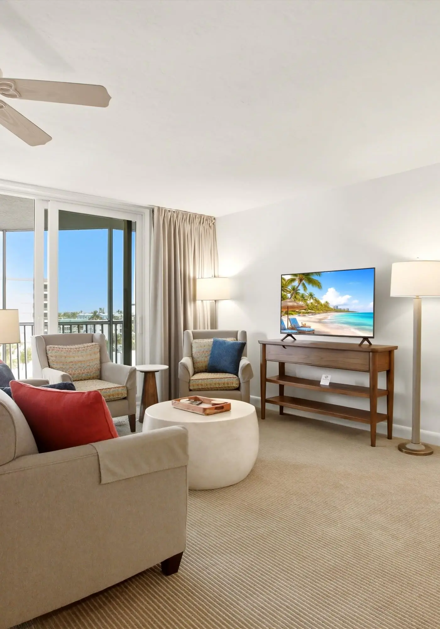 Beachfront Bliss, Cozy Condo with Patio, Pool & Stunning Views!