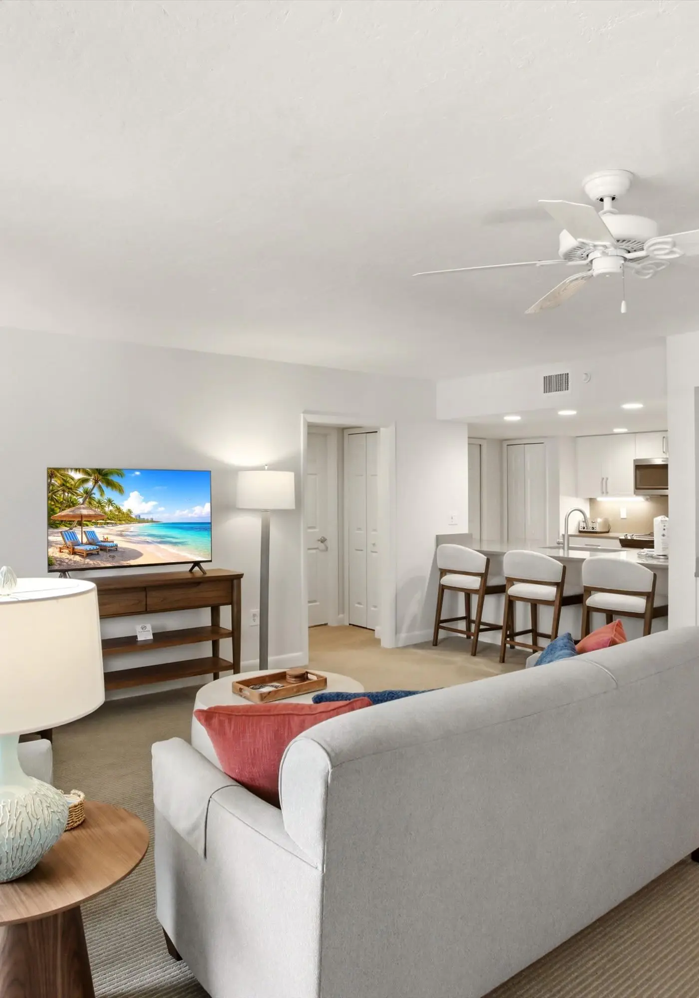 Beachfront Bliss, Cozy Condo with Patio, Pool & Stunning Views!