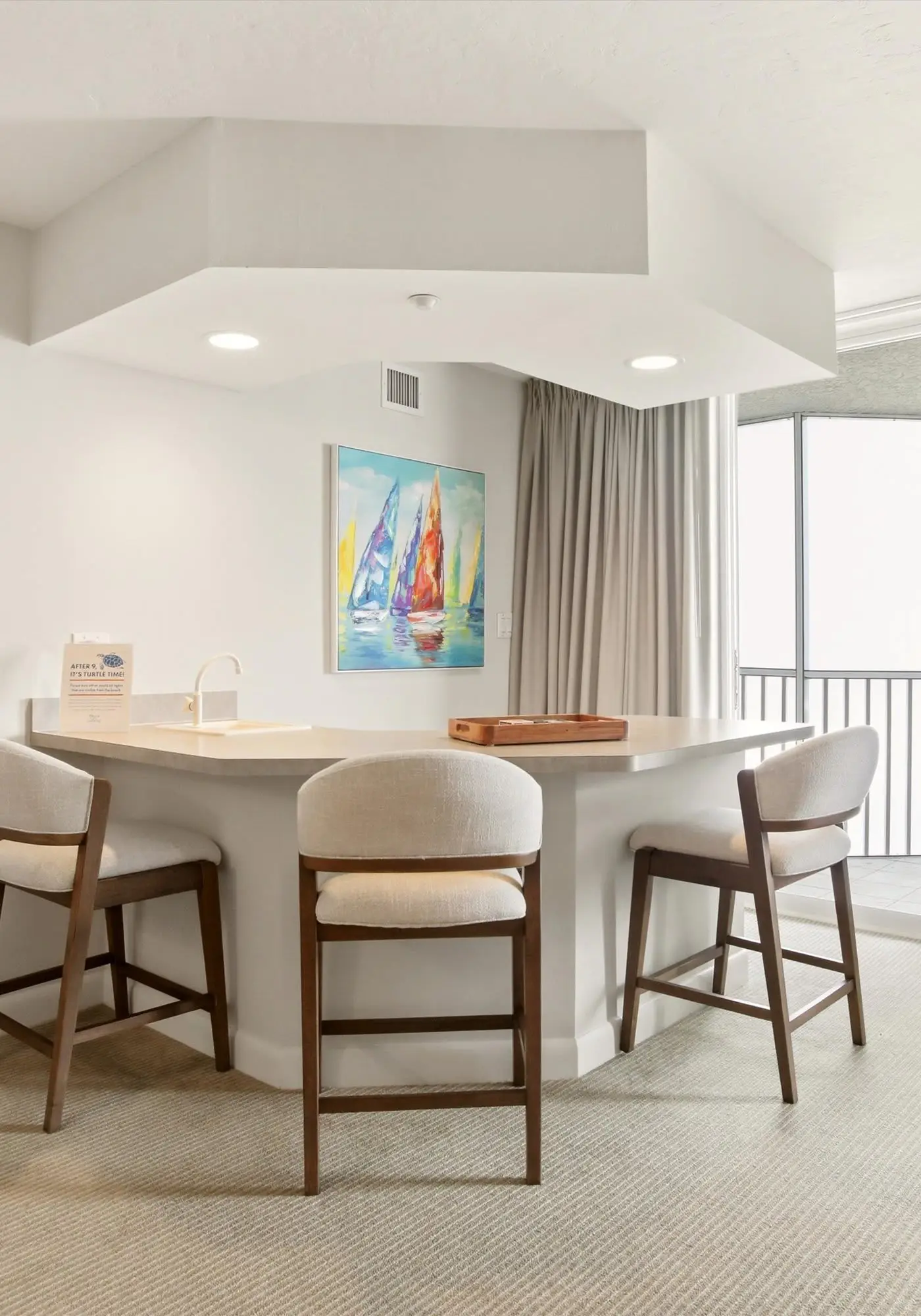 Beachfront Bliss, Cozy Condo with Patio, Pool & Stunning Views!