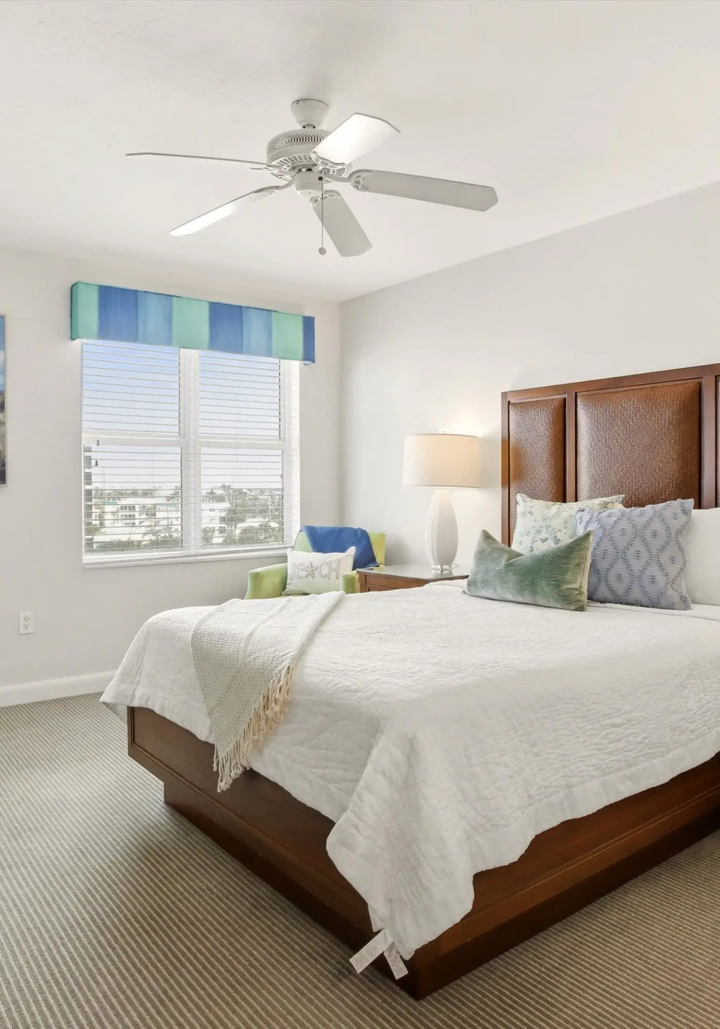Beachfront Bliss, Cozy Condo with Patio, Pool & Stunning Views!