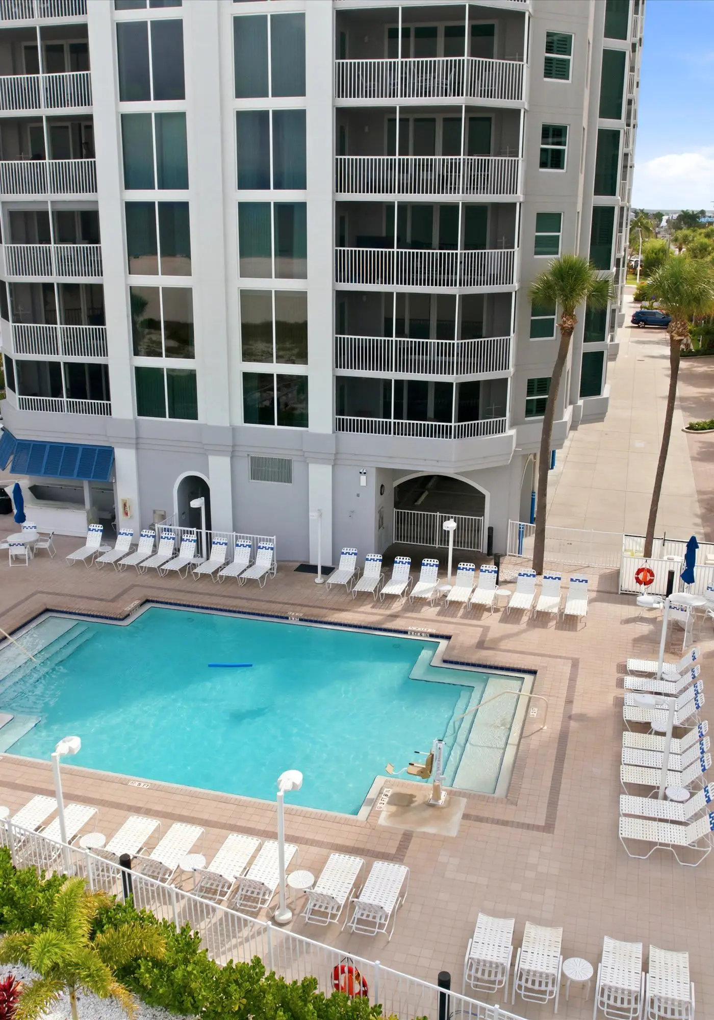 Beachfront Bliss, Cozy Condo with Patio, Pool & Stunning Views!