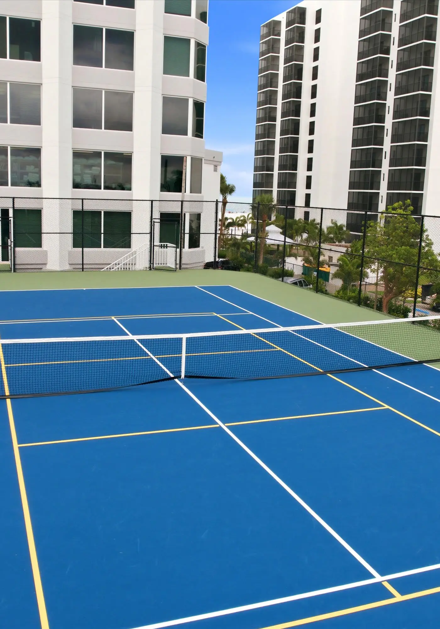 Beachfront Bliss, Cozy Condo with Patio, Pool & Stunning Views!