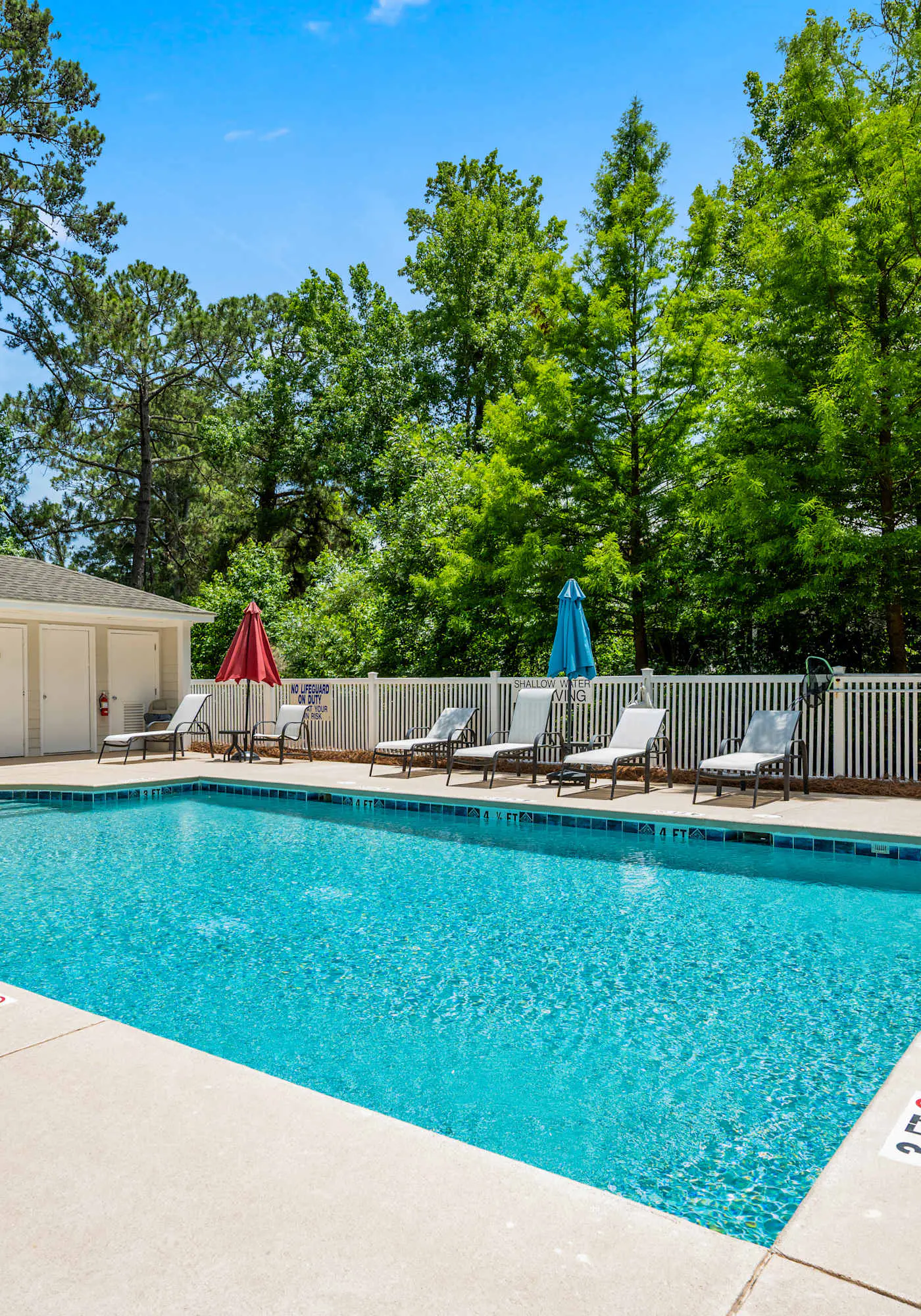 Beautiful & Spacious Golf View Villa Next to Pool 