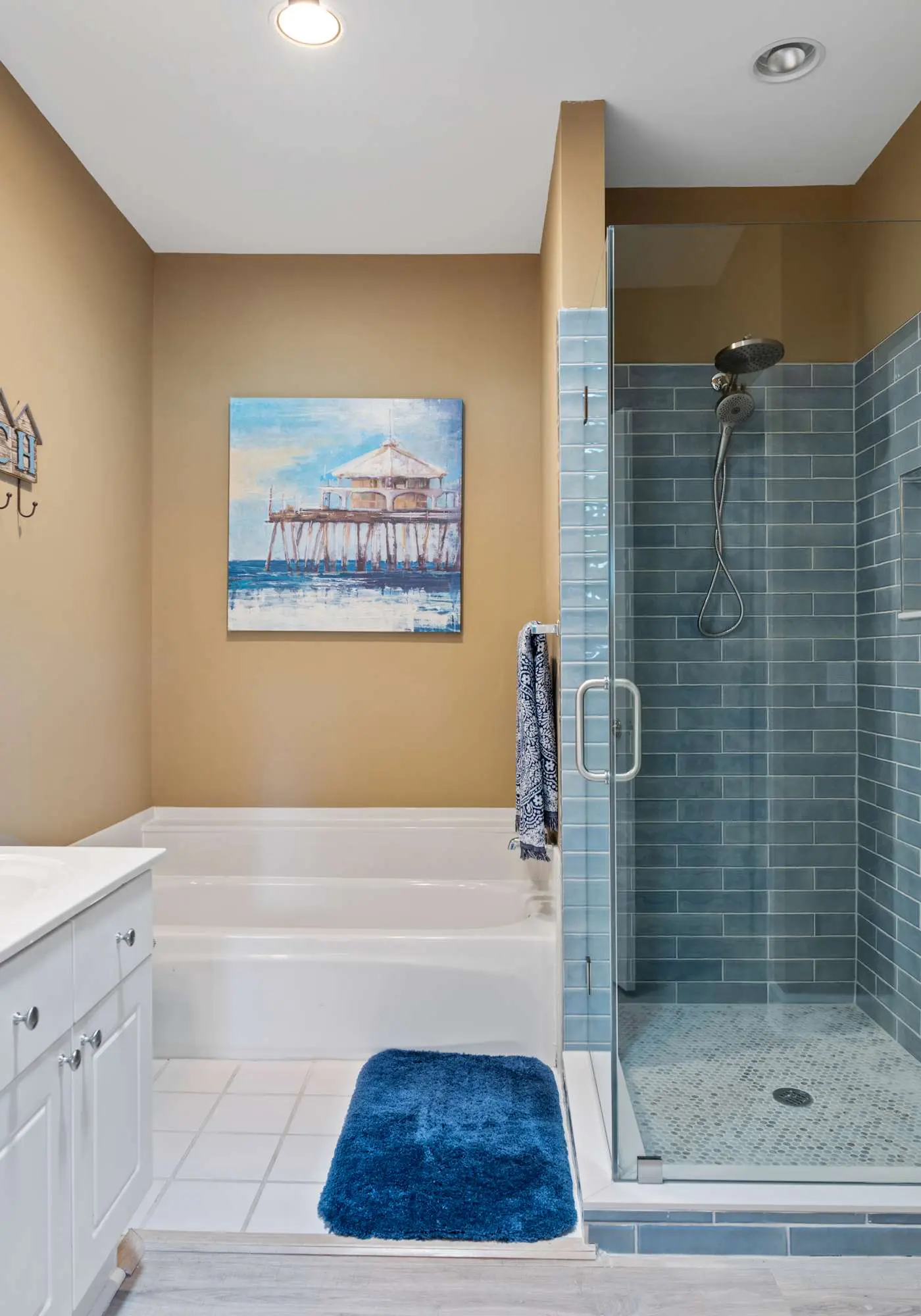 Beautiful & Spacious Golf View Villa Next to Pool 