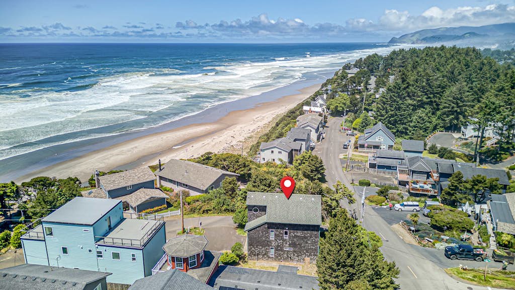 Panoramic Ocean Views & Cozy Coastal Escape
