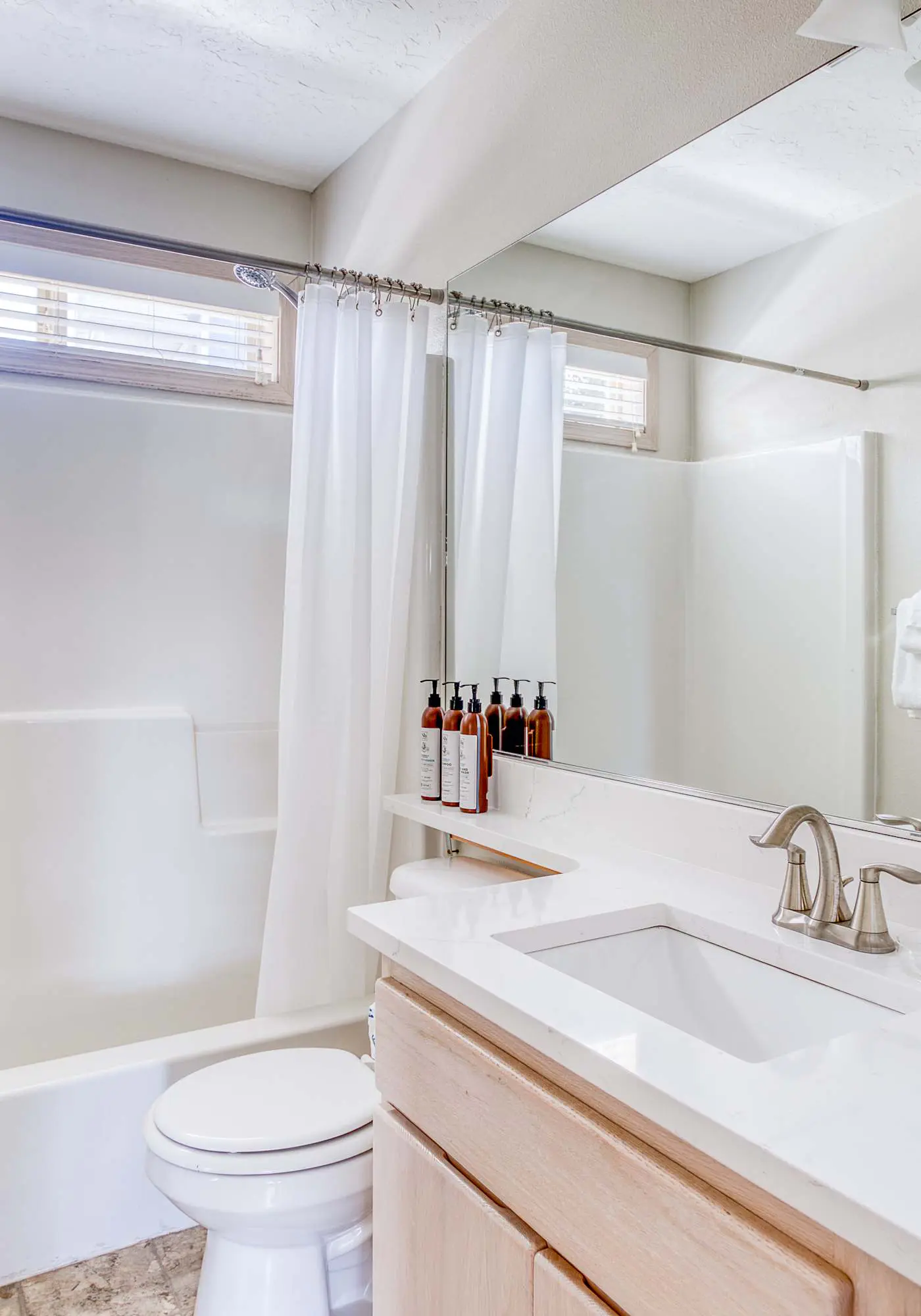 Panoramic Ocean Views & Cozy Coastal Escape