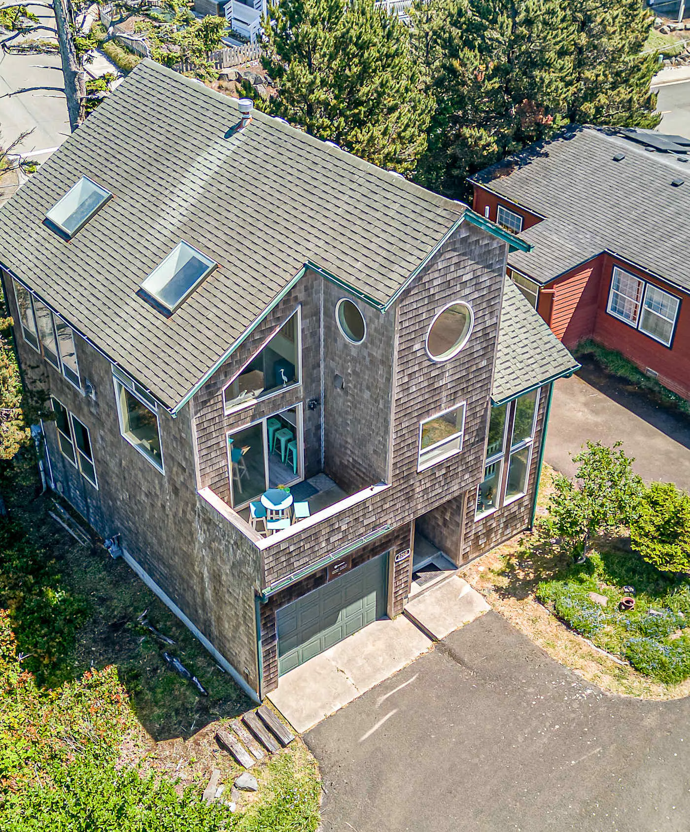 Panoramic Ocean Views & Cozy Coastal Escape