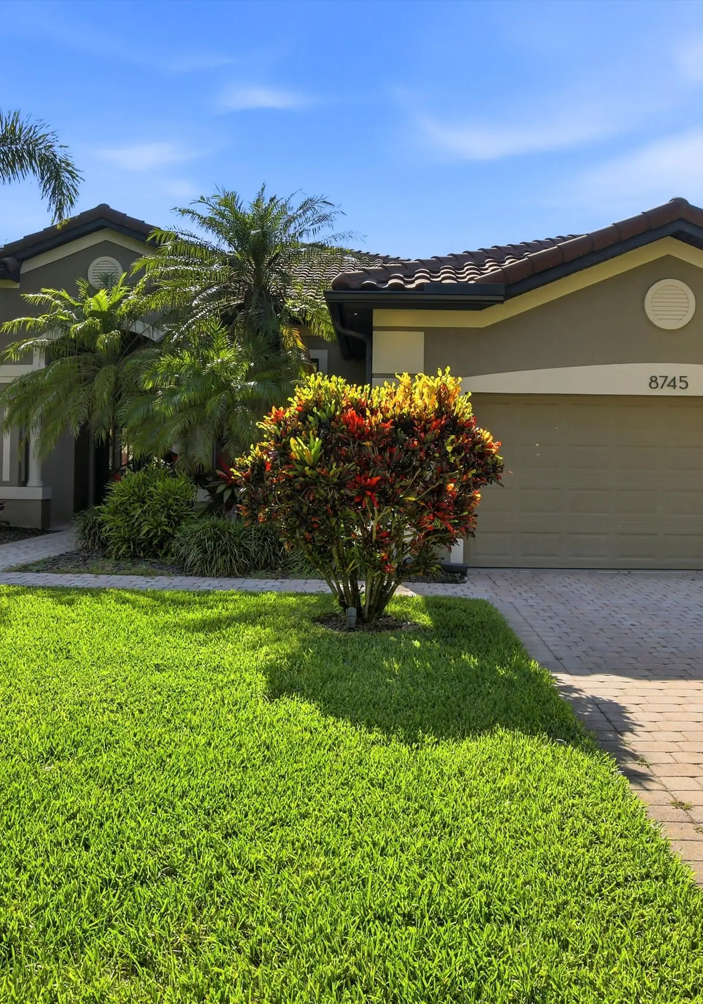Naples Waterfront Oasis, Private Pool, Hot Tub & Stunning Views!