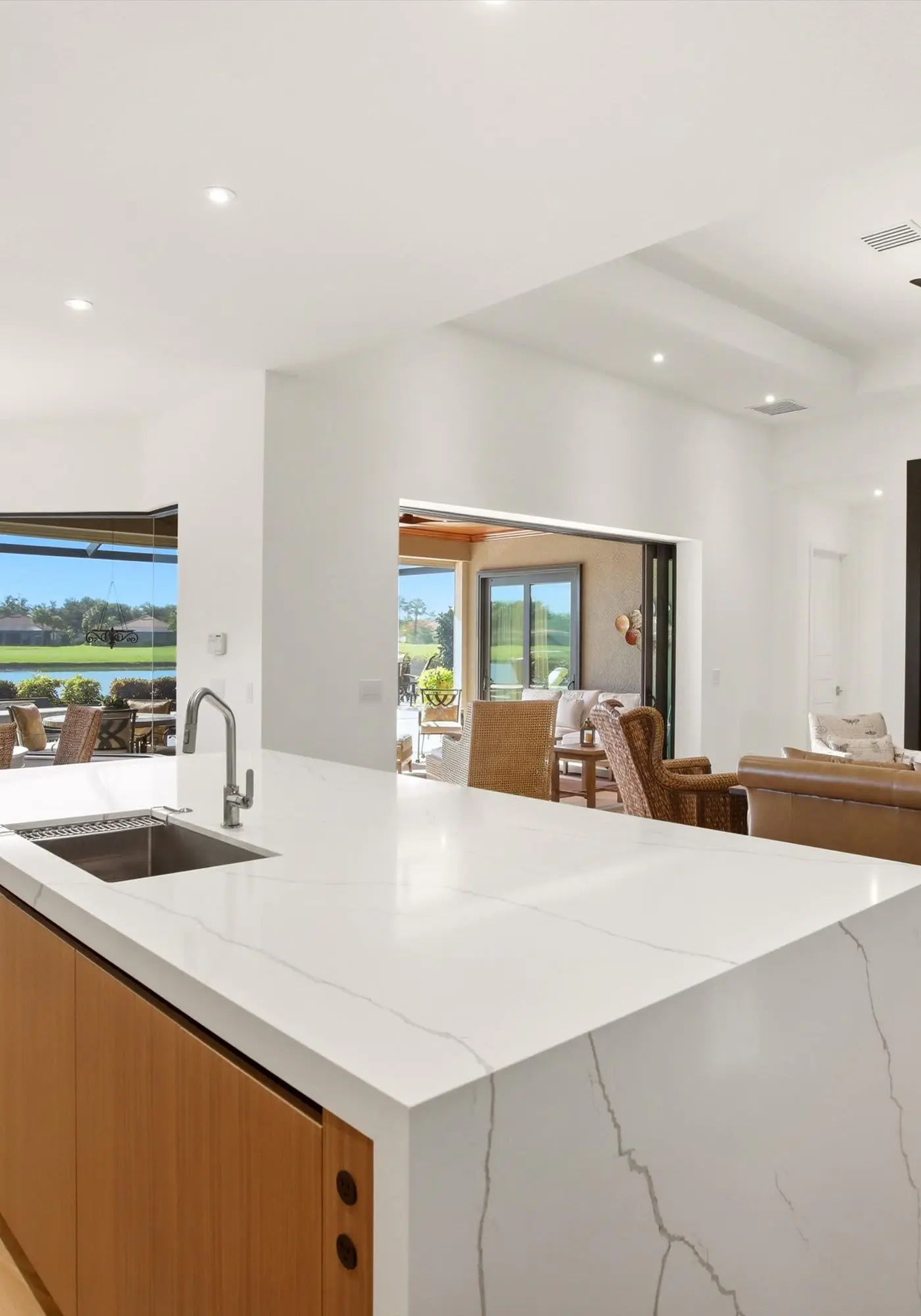 Naples Waterfront Oasis, Private Pool, Hot Tub & Stunning Views!