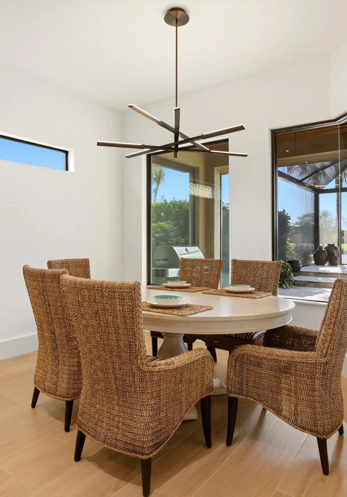 Naples Waterfront Oasis, Private Pool, Hot Tub & Stunning Views!