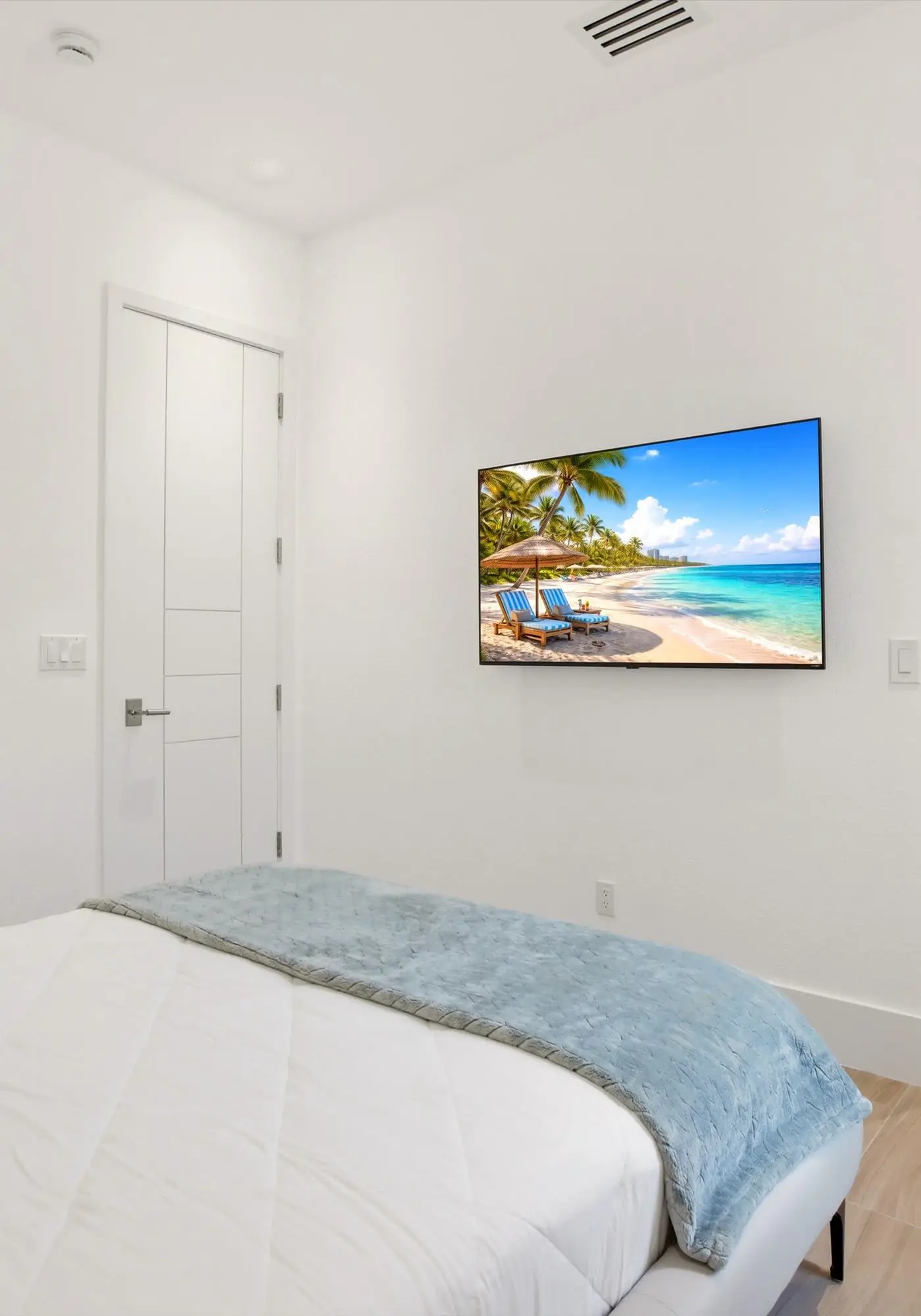 Naples Waterfront Oasis, Private Pool, Hot Tub & Stunning Views!