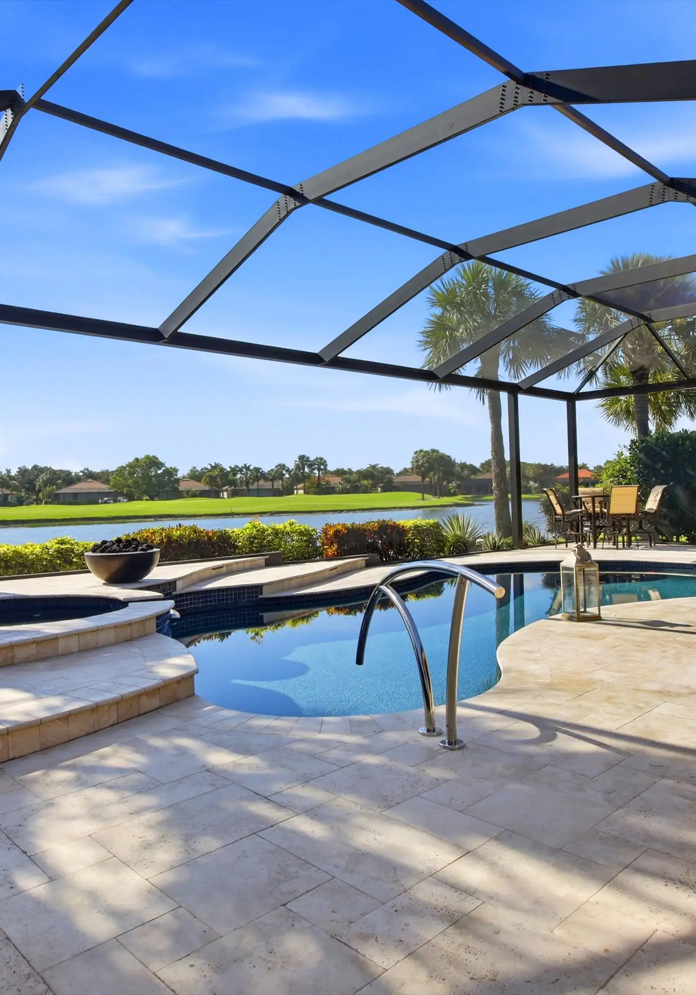 Naples Waterfront Oasis, Private Pool, Hot Tub & Stunning Views!