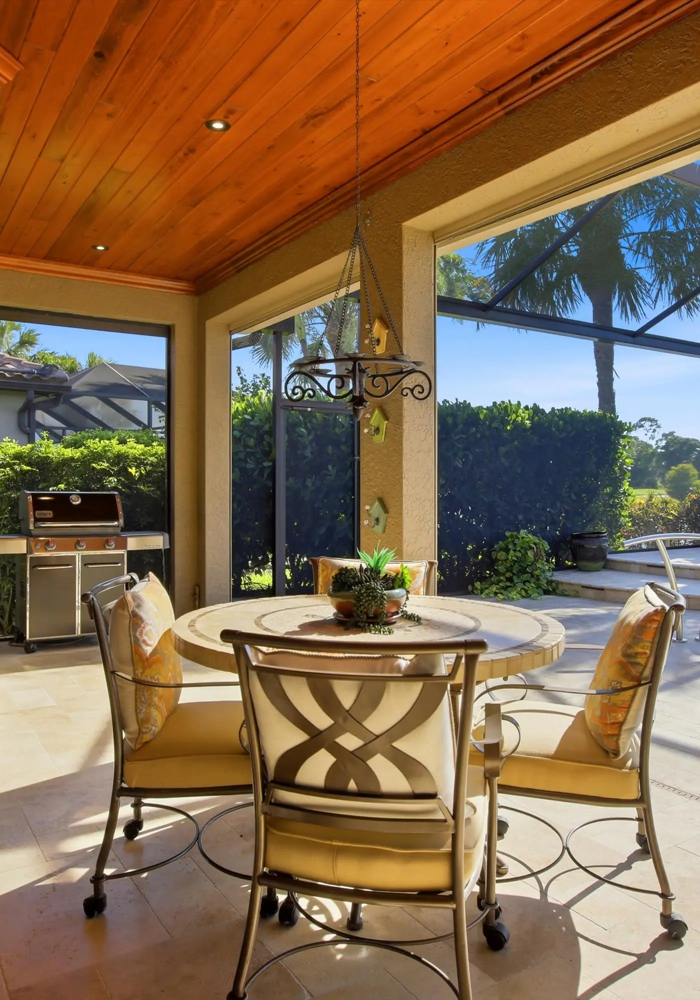 Naples Waterfront Oasis, Private Pool, Hot Tub & Stunning Views!