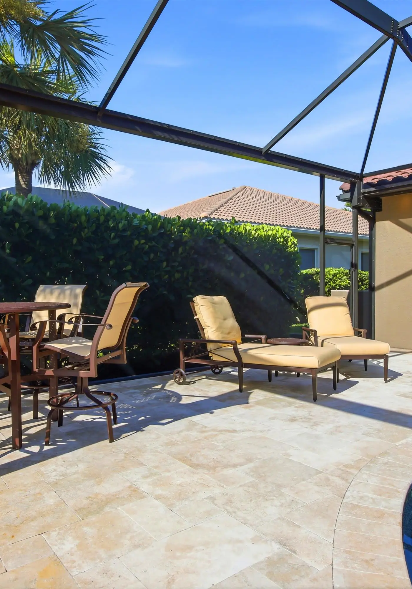 Naples Waterfront Oasis, Private Pool, Hot Tub & Stunning Views!