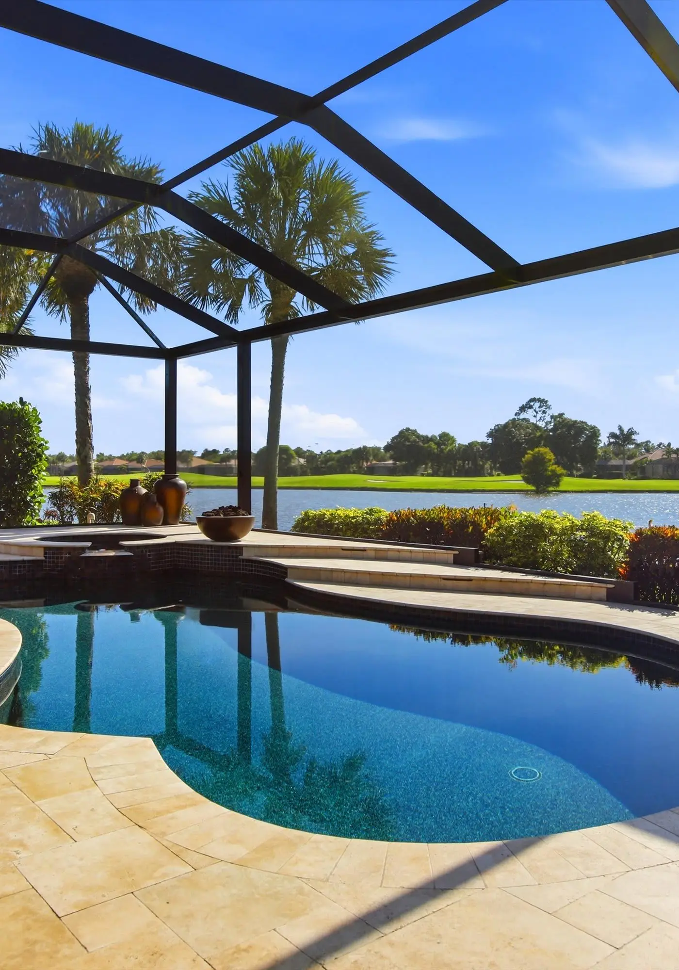 Naples Waterfront Oasis, Private Pool, Hot Tub & Stunning Views!