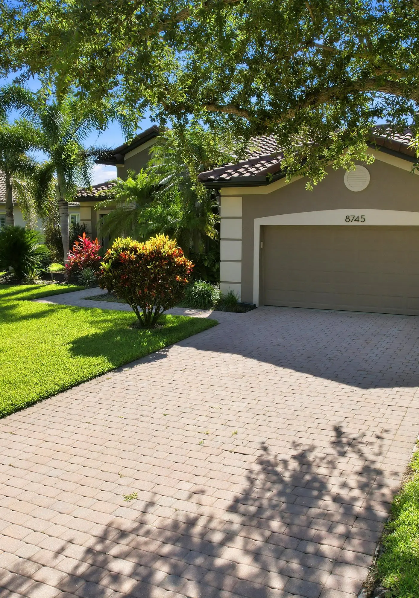 Naples Waterfront Oasis, Private Pool, Hot Tub & Stunning Views!