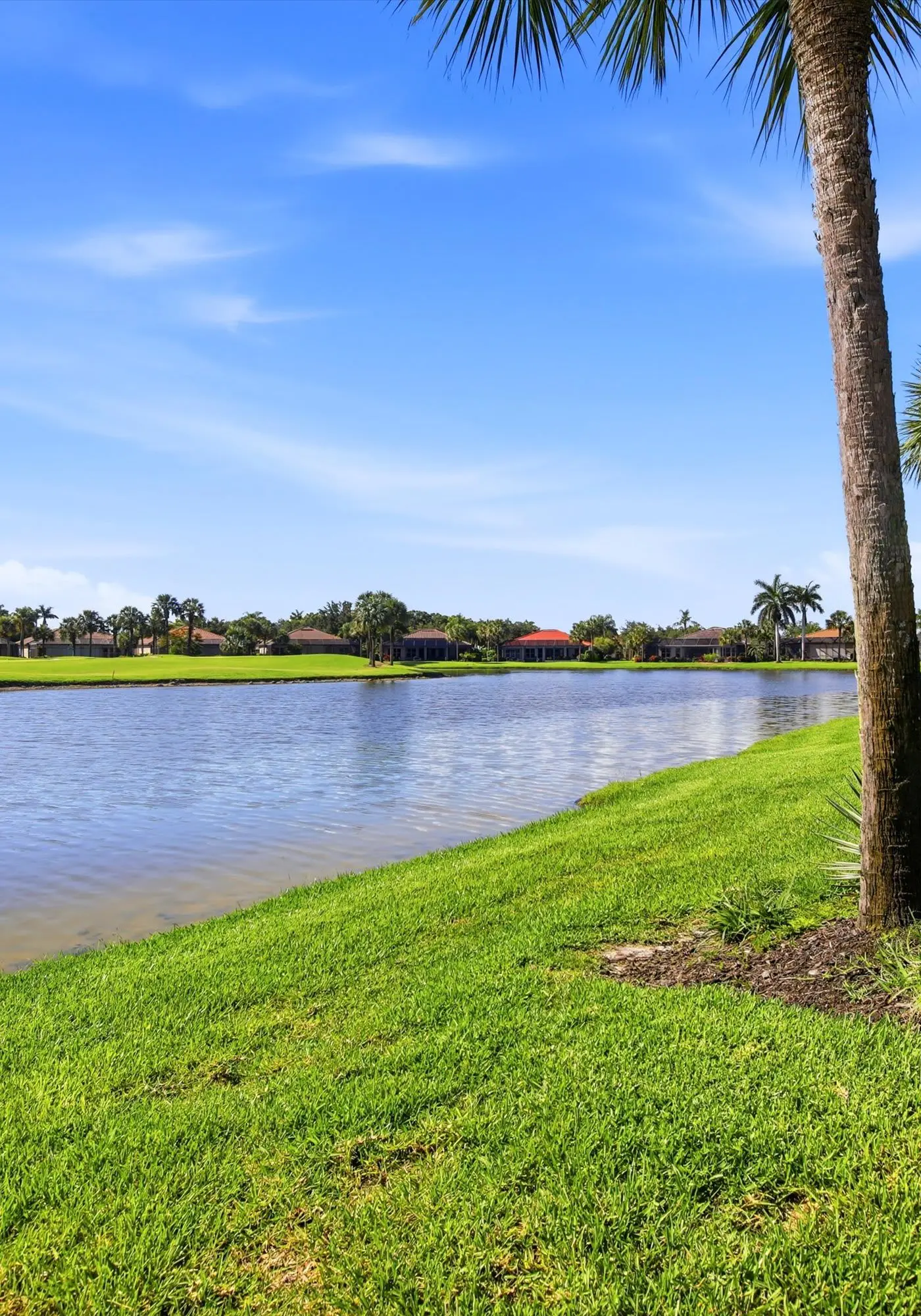 Naples Waterfront Oasis, Private Pool, Hot Tub & Stunning Views!