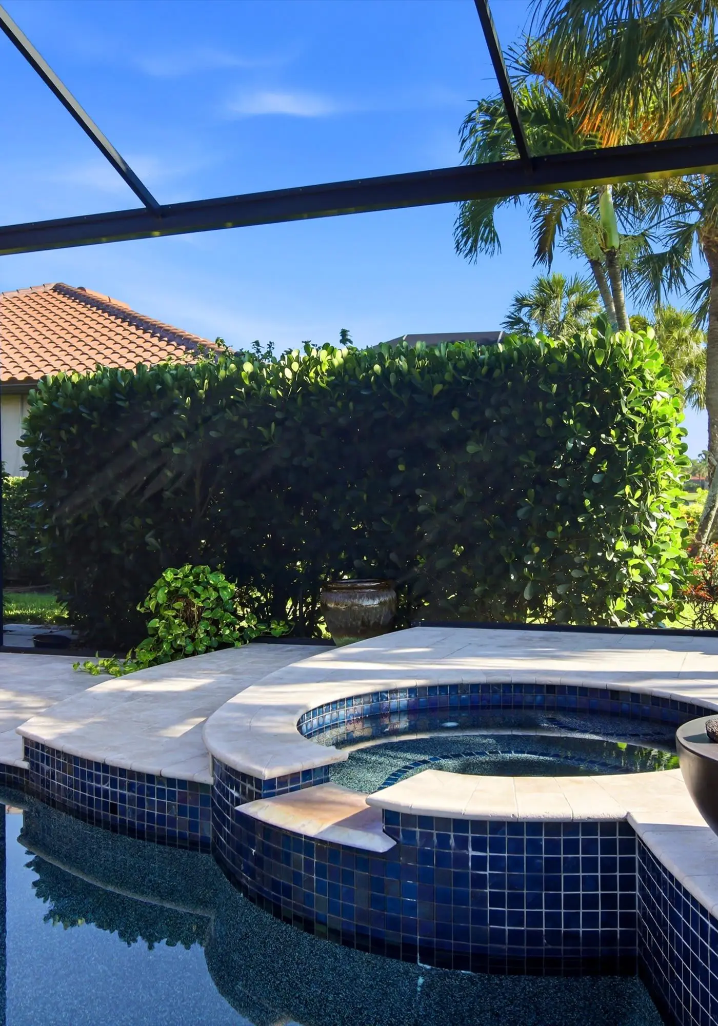 Naples Waterfront Oasis, Private Pool, Hot Tub & Stunning Views!