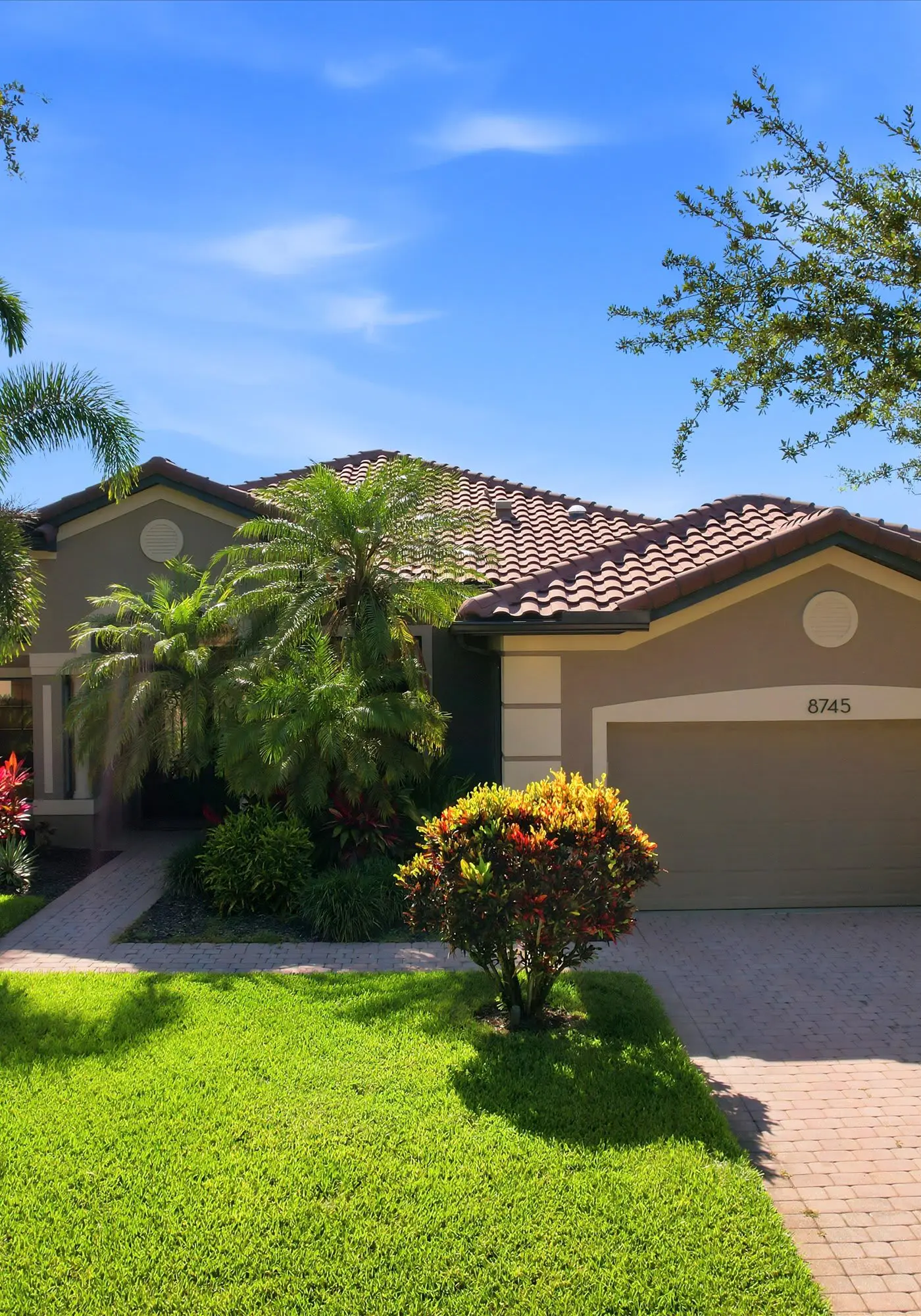Naples Waterfront Oasis, Private Pool, Hot Tub & Stunning Views!